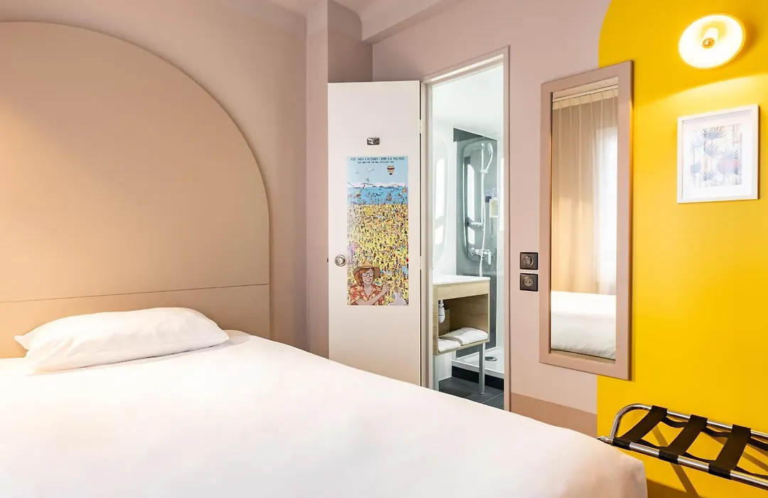 Ibis Styles Marseille Centre Prado Place Castellane-1