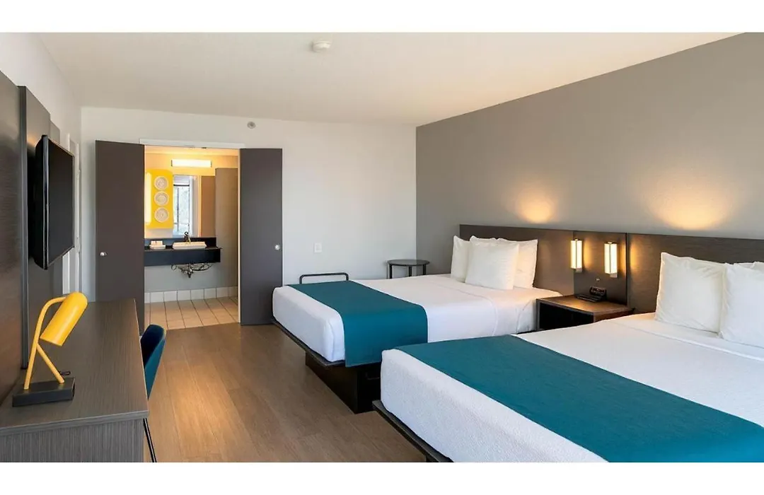 Motel 6-Anaheim, Ca - Maingate-1