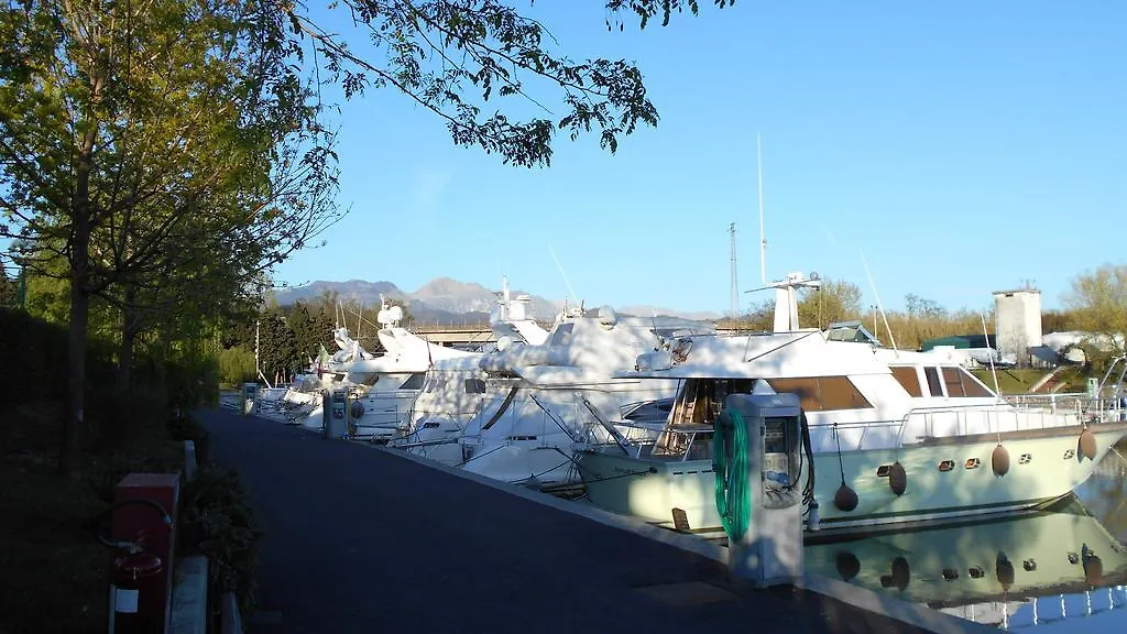 Iron Gate Marina3B-1