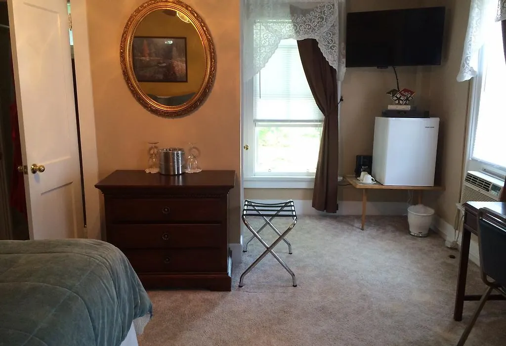 The Tunnicliff Inn-1