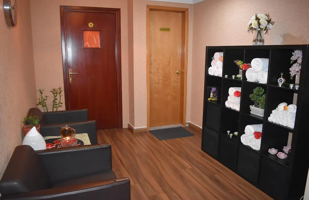 Emirates Plaza Hotel-1