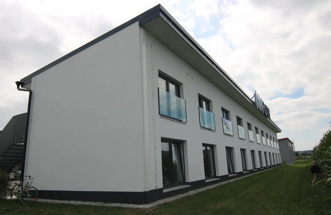 Kf Hotel By Wmm Hotels-1
