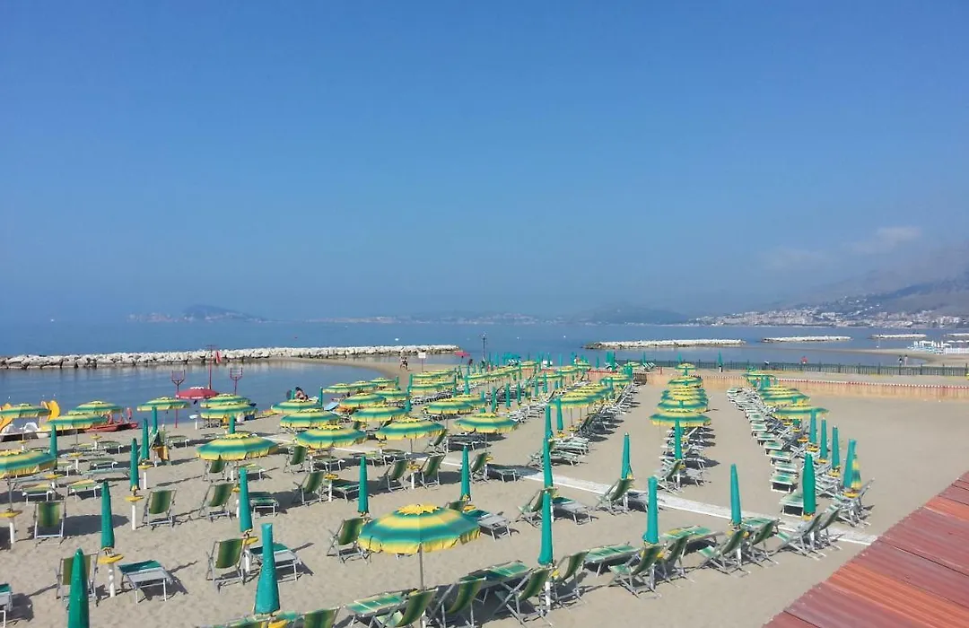 Guesthouse Holiday Formia Beach-1