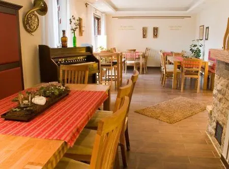 Hotel Landgasthof Wallburg-3