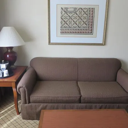 Days Inn & Suites By Wyndham Omaha Ne-3