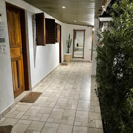 QUARTOS Praia do Tombo Guarujá-2