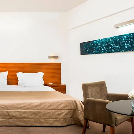 Lucy Hotel-3