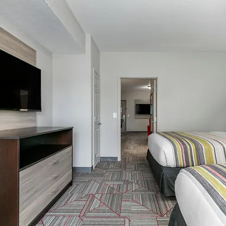 Clarion Pointe Columbus-Bradley Park-3