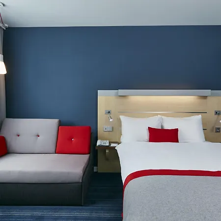 Holiday Inn Express Berlin City Centre By Ihg-3