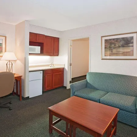La Quinta By Wyndham Overland Park-3