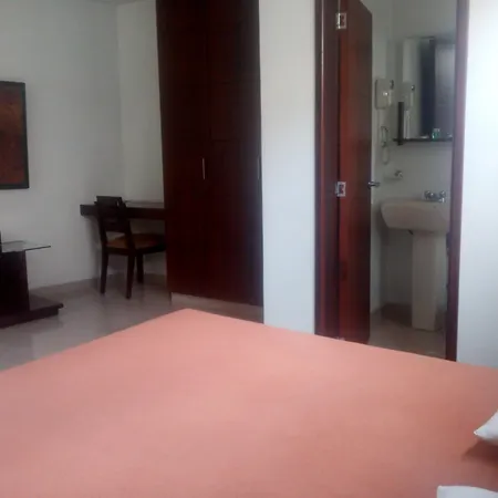 Hotel Cuarta Avenida-2