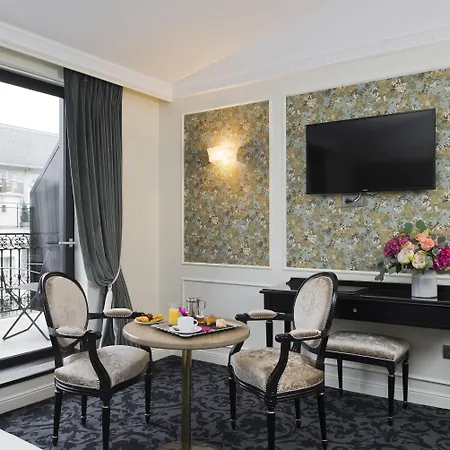 Hotel Saint-Petersbourg Opera & Spa-3