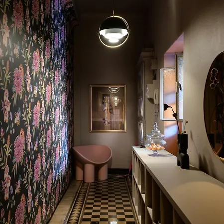 House Of Frames-2