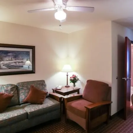 Mountain Inn & Suites Airport - Hendersonville-3