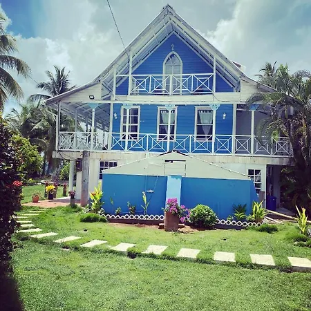 Islander House On Rocky Cay Beach-3