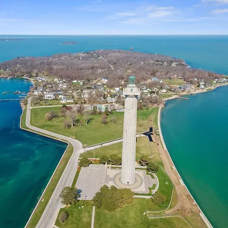 Bayshore Resort Downtown Put-In-Bay Island-3