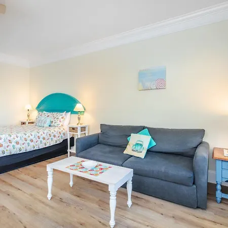 Atlantic Breeze Suites-3