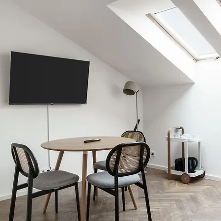 Limehome Prague Muza-3