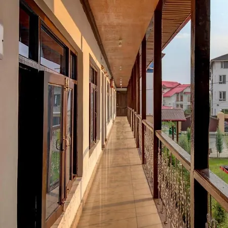 Hotel Luxury Inn-2