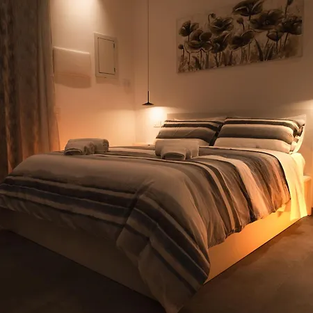 Papireto Rooms-3