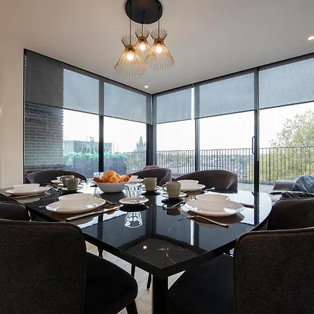 12A, Luxury & Unique, Cinema, Terrace, Stunning View, Central Location!-2