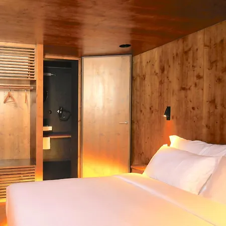 Zero Box Lodge Coimbra-2