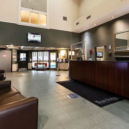 Travelodge By Wyndham Ottawa East-3