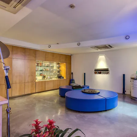 Hotel Franklin Feel The Sound-2