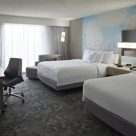 Courtyard By Marriott Toronto Airport-2