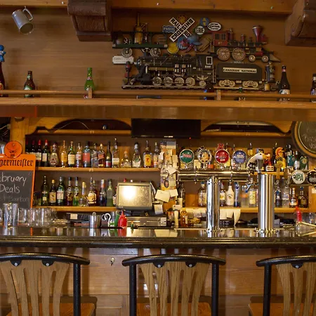 Whistler'S Inn-2