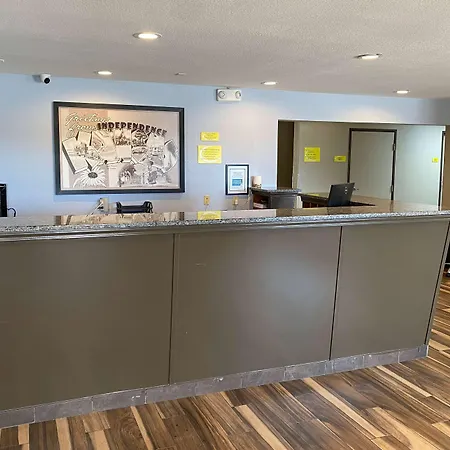 Super 8 By Wyndham Independence Ks-2