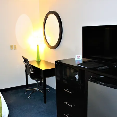 Emmetsburg Hotel & Suites-2