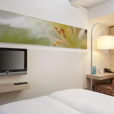 H+ Hotel Muenchen-2
