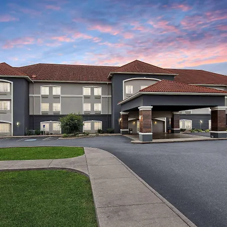 La Quinta By Wyndham Bowling Green-3
