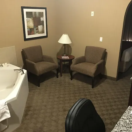 Comfort Inn & Suites-3