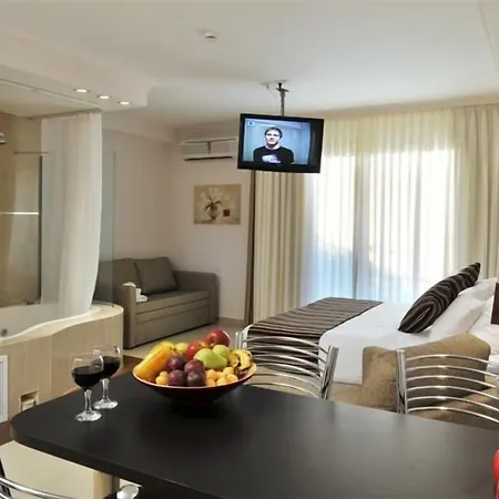 Royalty Suites-3