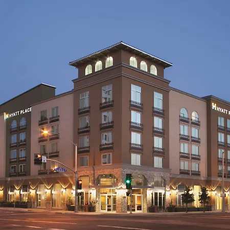 Hyatt Place Riverside Downtown-2