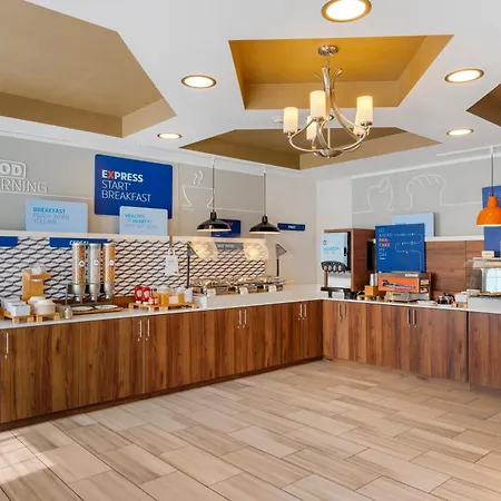Holiday Inn Express & Suites Indianapolis - East By Ihg-3