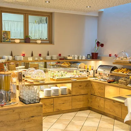 Arndt Hotel Garni-3