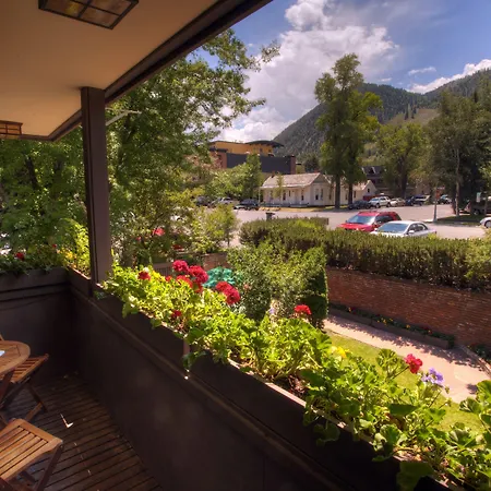 Hearthstone House Aspen-2
