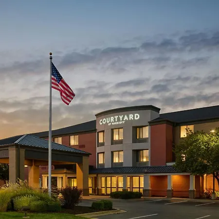 Courtyard By Marriott Kansas City Shawnee-3