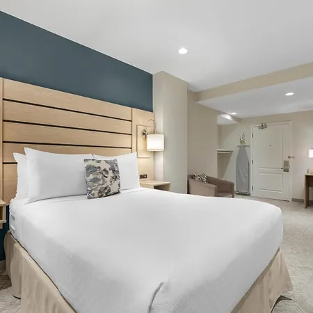 Best Western Plus Baker Street Inn-2