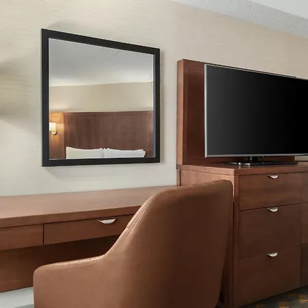 Holiday Inn Oakville Centre By Ihg-3