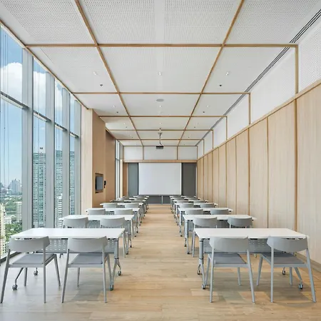 Oakwood Suites Bangkok-2