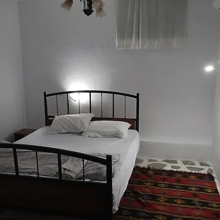 Edward Lear - Heritage Guest House-2