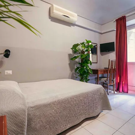Hotel Italia-3