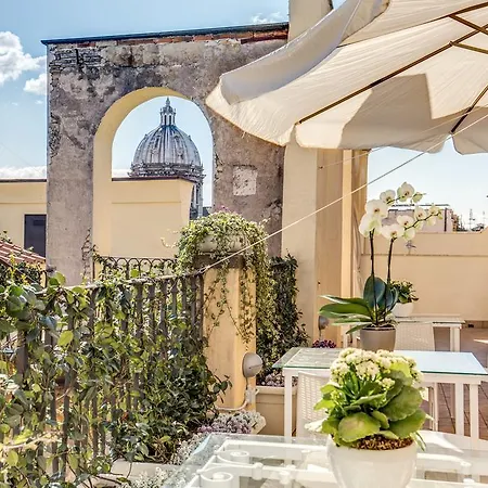 Terrace Pantheon Relais-2