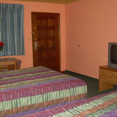 83 Motel-3