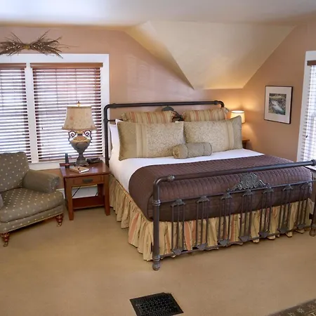 Lara House Bed And Breakfast-3