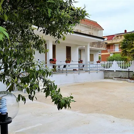 Guesthouse Holiday Formia Beach-3